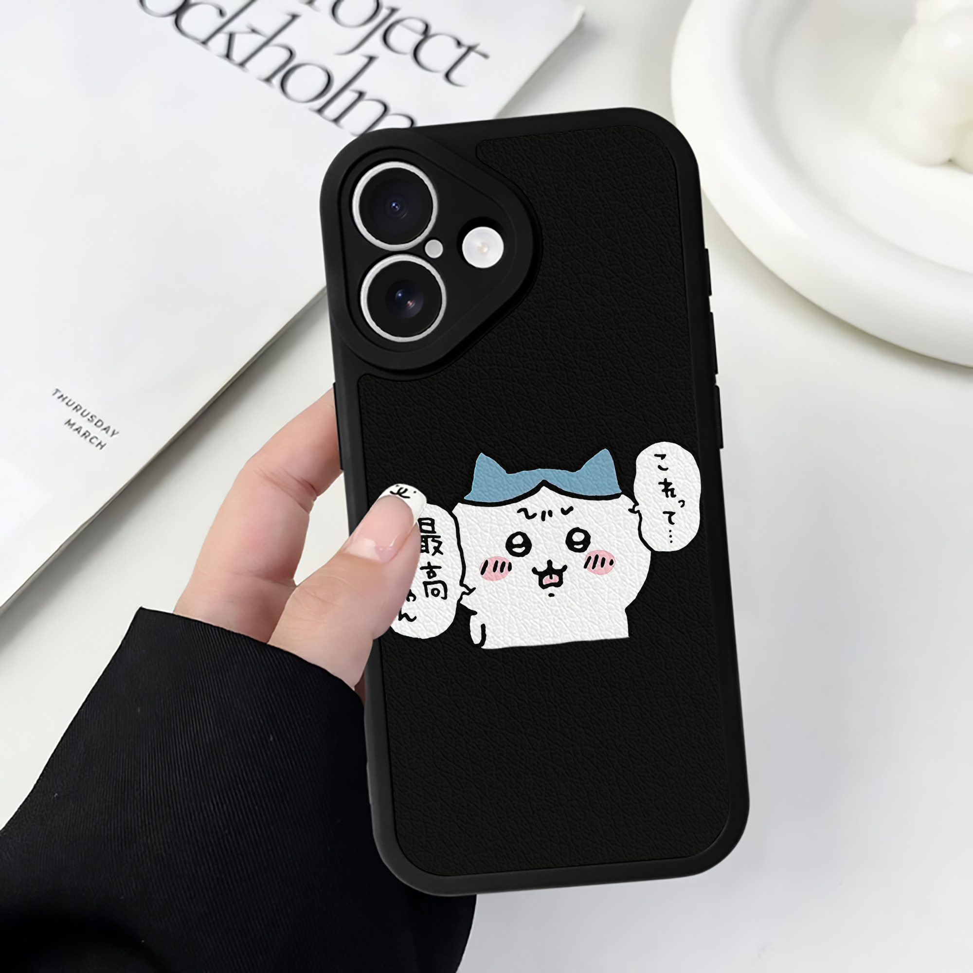（画像用） ちいかわ ハチワレ Chii-kawa hachiware 【iPhone 16シリーズ対応】シリコンスマホケース（レザー調） 材質：シリコン